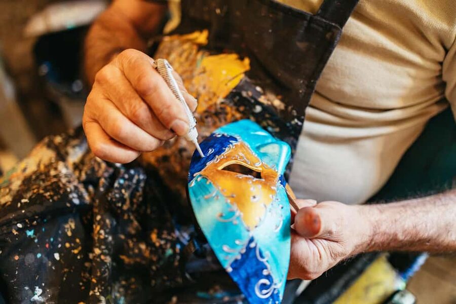 Venice: Carnival Mask Workshop - Language, group size, and how you get help