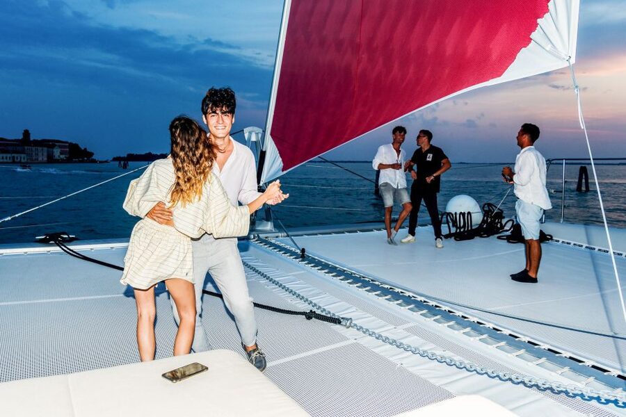 Venice: Catamaran Sunset Jazz Cruise with Aperitivo - Why this sunset cruise feels different from walking Venice