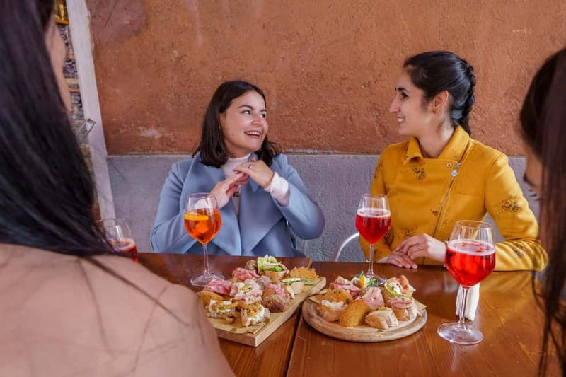 Venice: Cicchetti, Spritz, and Wine Tour in Ghetto Ebraico - The Bar Stops: Wine, Cicchetti, and How the Tastings Work