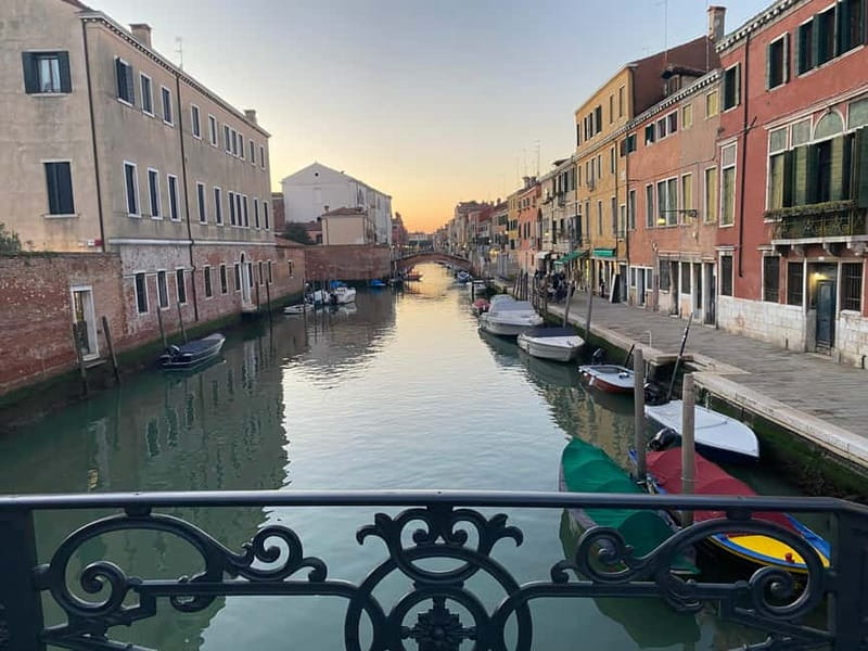 Venice: Cicchetti, Spritz, and Wine Tour in Ghetto Ebraico - What You’ll Eat: Sarde in Saor and Baccalà Mantecato