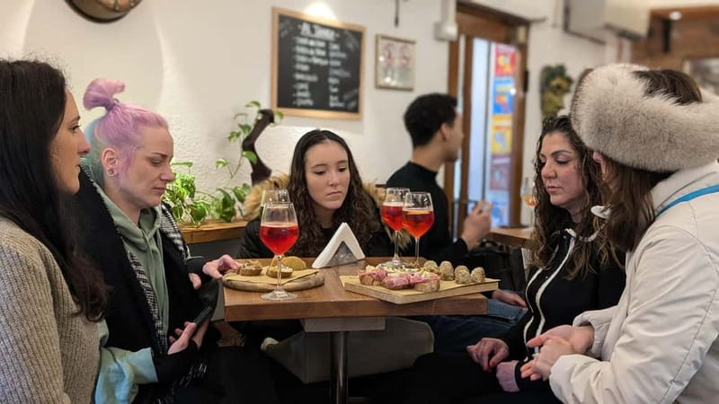 Venice: Cicchetti, Spritz, and Wine Tour in Ghetto Ebraico - Spritz and Wine: Aperitivo Done Like a Local