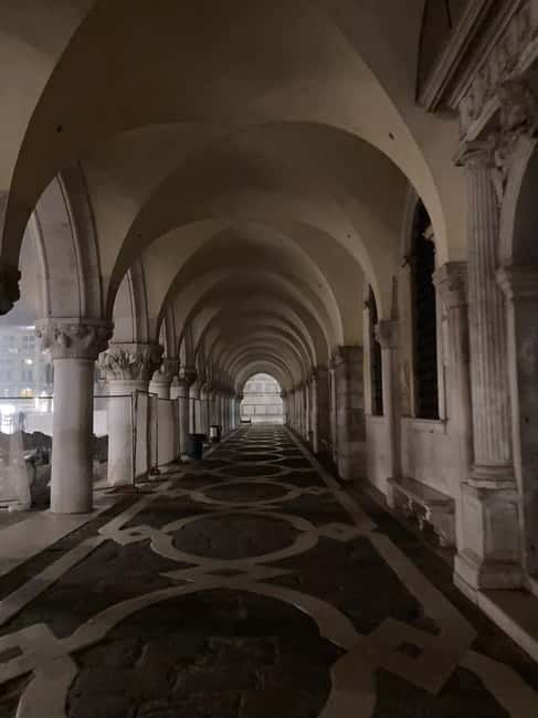Venice: Crimes, Legends, and Mysteries Sunset Tour - Who this tour is best for