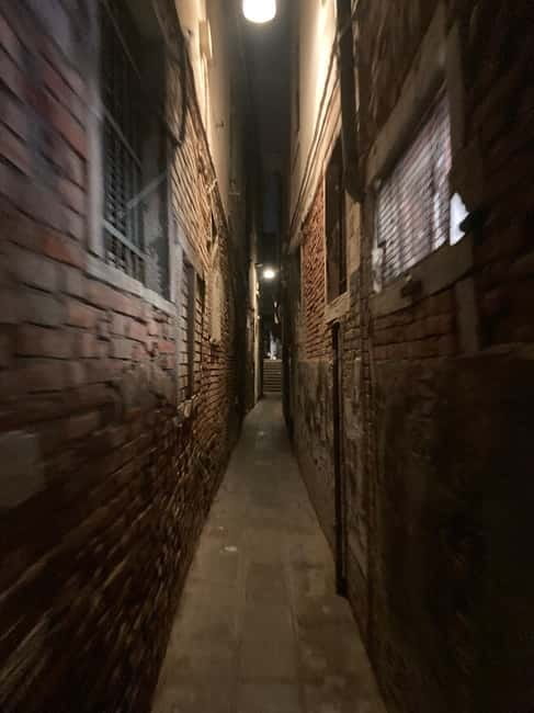 Venice: Crimes, Legends, and Mysteries Sunset Tour - Should you book this San Polo crime and mysteries sunset tour?