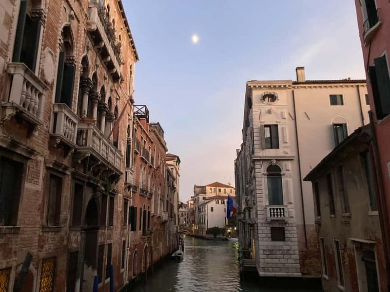 Venice: Crimes, Legends, and Mysteries Sunset Tour - Meeting at Campo San Polo, outside the FARMACIA