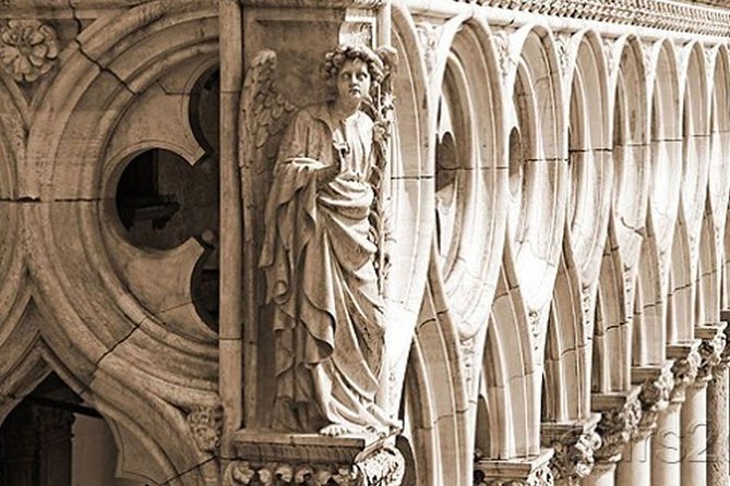 Venice Day Trip from Rome by High-Speed Train with Happy Hour - From Santa Lucia to the canals: your included vaporetto arrival