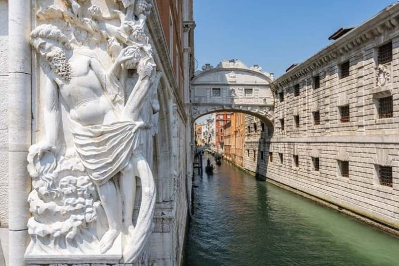 Venice: Doge Palace Guided Tour & Secret Itineraries Option - Booking the right option: standard Doge tour vs Secret Itineraries