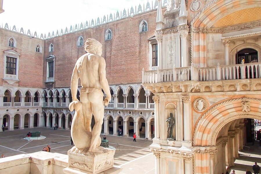 Venice: Doge's Palace and St. Mark's Basilica Tour - Palace Highlights: Halls of Power, Then Straight to the Prison