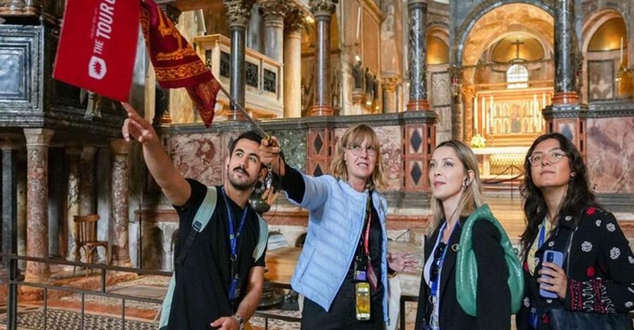 Venice: Doge's Palace and St Mark's Tour with Gondola Ride - Meeting in Piazza San Marco: Where You Start Matters
