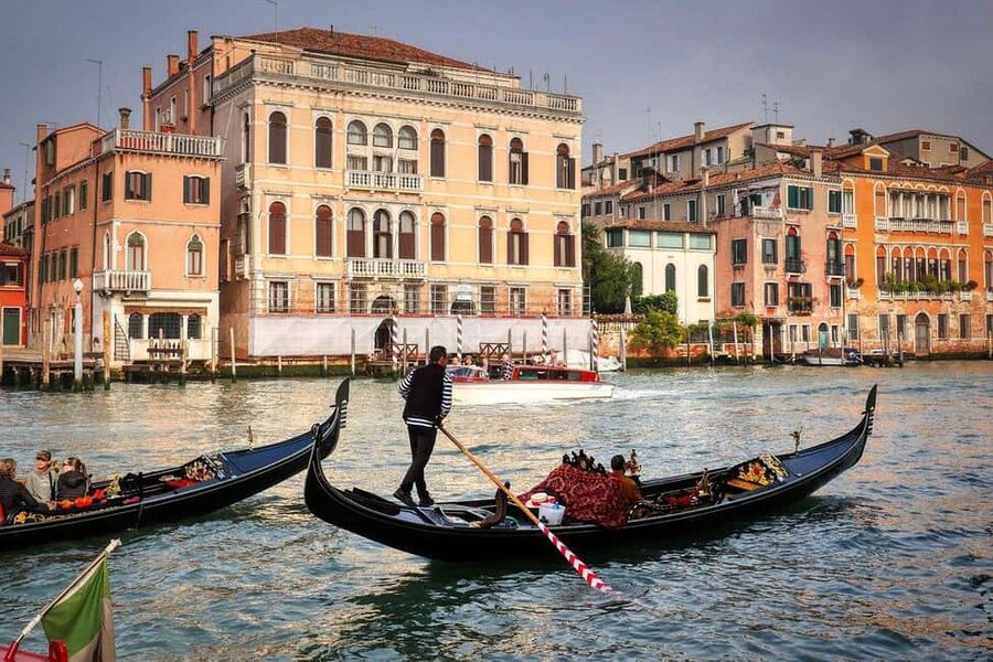 Venice: Doge's Palace Guided Tour with Optional Gondola Ride - Meeting at St Mark’s Square: Start Where the Tour Actually Begins