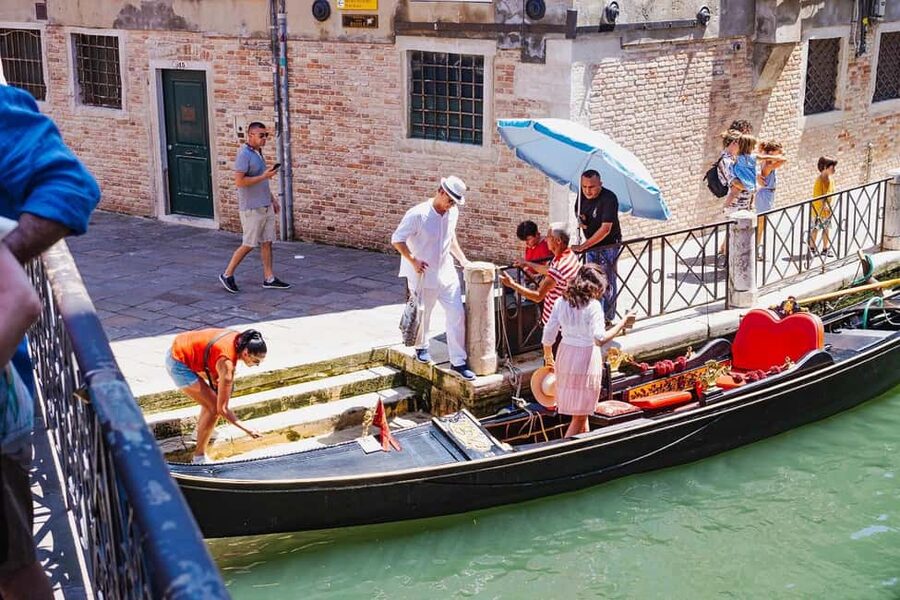 Venice: Doge's Palace Guided Tour with Optional Gondola Ride - Correr Museum Time: Useful Extras After the Palace