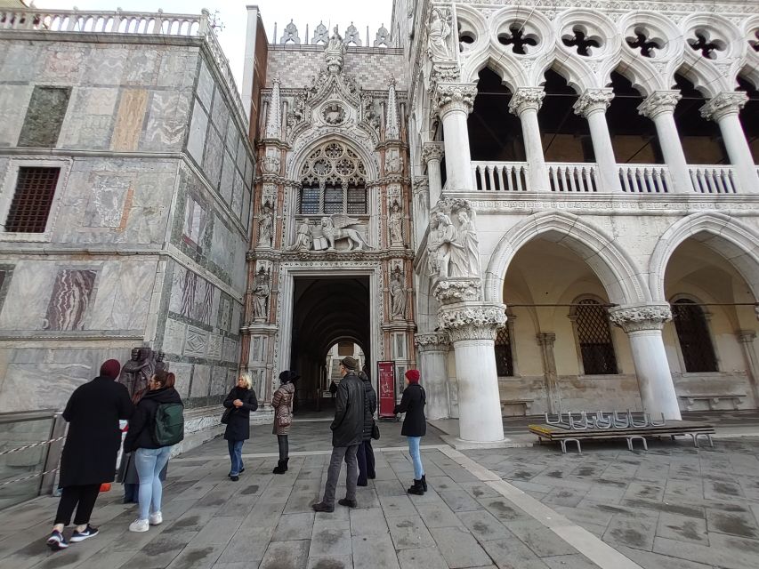 Venice: Doge's Palace Guided Tour with Optional Gondola Ride - What This Tour Is Like Day-to-Day: Pacing, Group Size, and Comfort