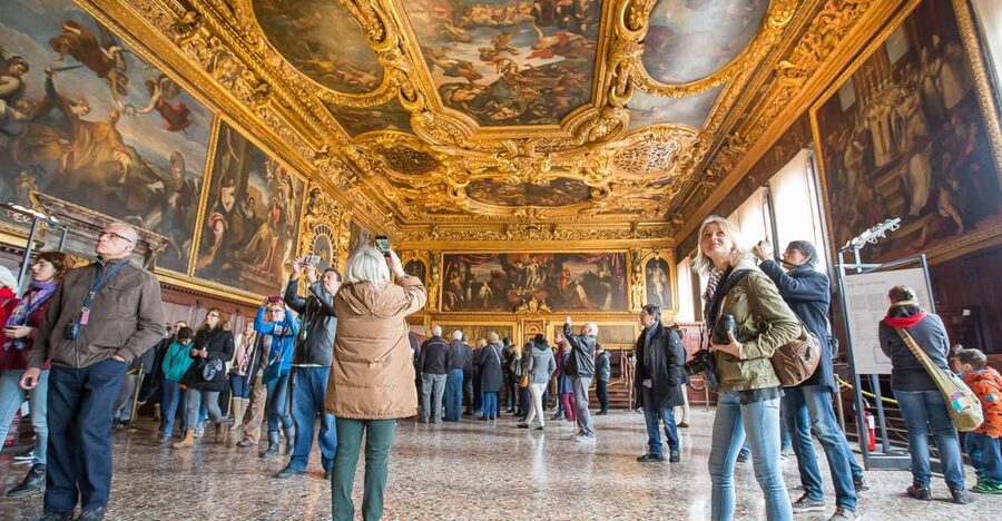 Venice: Doge's Palace Reserved Entry Ticket - The Chamber of the Great Council: A Room That Feels Like a Stage