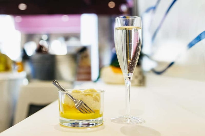 Venice: Food Tasting Tour with Cicchetti Dishes and Wine - Baccalà and other serious tastes near Rialto’s orbit