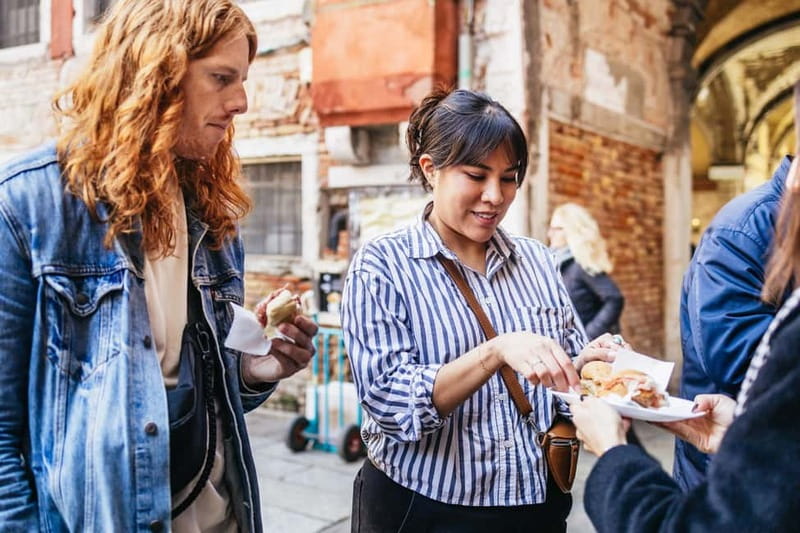 Venice: Food Tasting Tour with Cicchetti Dishes and Wine - Hidden spots near Rialto: how the tour helps you escape the main drag