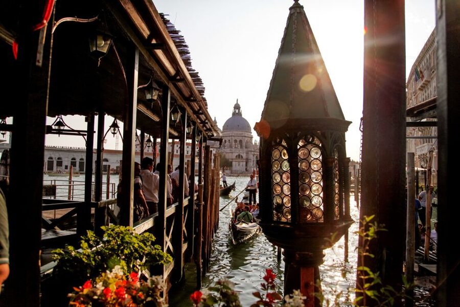 Venice: Gondola Ride with Live Guide or Audio Guide - Quick hits before you book