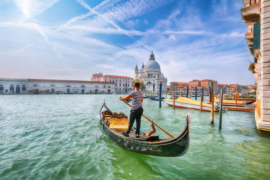 Venice: Gondola Ride with Live Guide or Audio Guide - The overall idea, Grand Canal romance without a half day