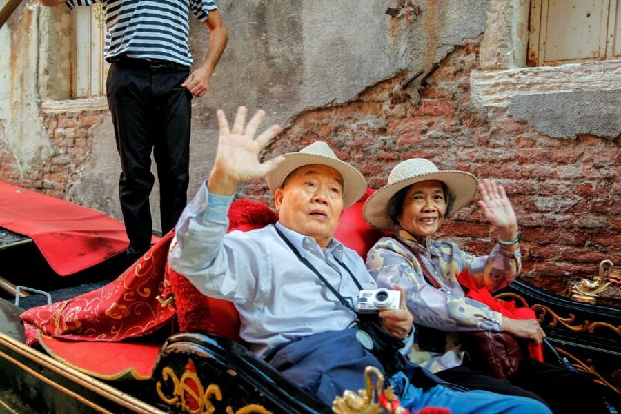 Venice: Gondola Ride with Live Guide or Audio Guide - The gondola ride itself, a slow 30 minutes with your chosen audio style