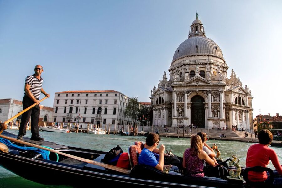 Venice: Gondola Ride with Live Guide or Audio Guide - Live guide vs audio app, which option fits your personality