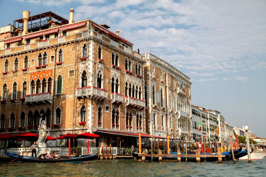 Venice: Gondola Ride with Live Guide or Audio Guide - Group comfort, romance can be calm or chaotic