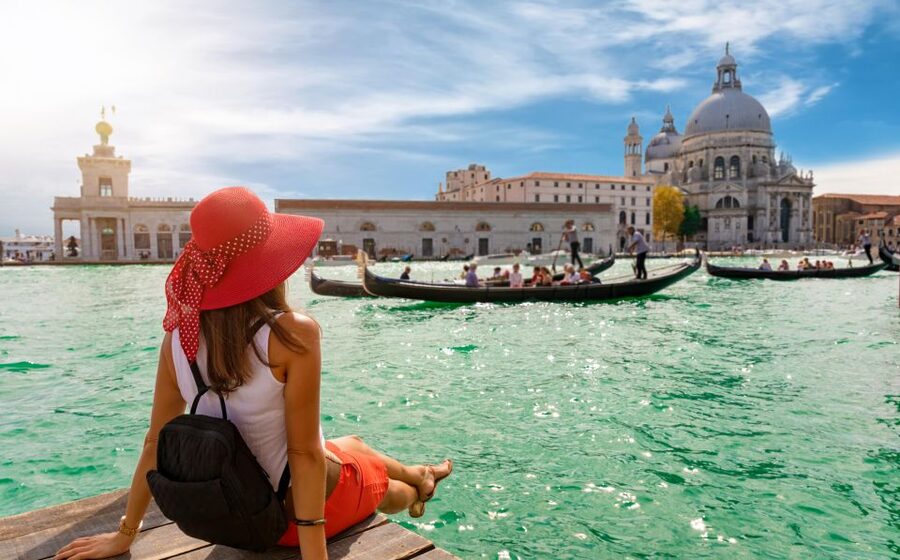 Venice: Gondola Tour under the Bridge of Sighs & Audio Guide - Meeting near Saint Marks Square, plus how to avoid wasting time