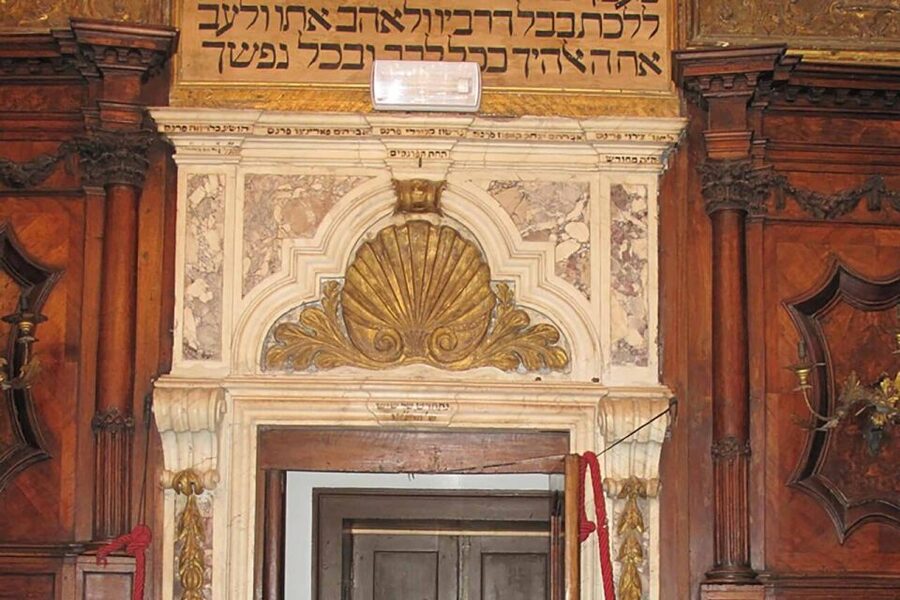 Venice: Guided Tour of the Jewish Ghetto and Synagogue Visit - The Levantine Synagogue: study spaces and the ancient oven