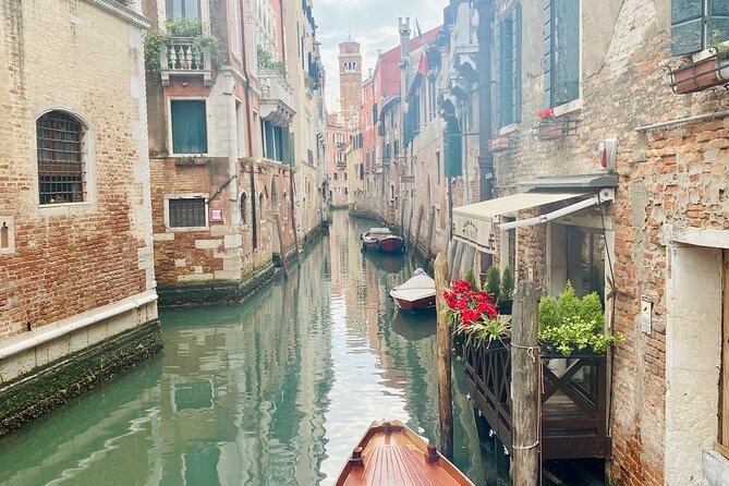 Venice: Jewish Ghetto & Cannaregio Area Food Tour: Pasta Wine Gelato and More! - Stops that feel local, not touristy