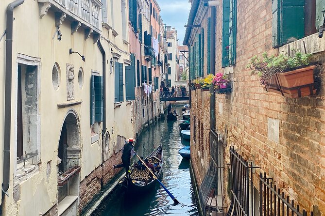 Venice: Jewish Ghetto & Cannaregio Area Food Tour: Pasta Wine Gelato and More! - Who should book this, and who should skip it