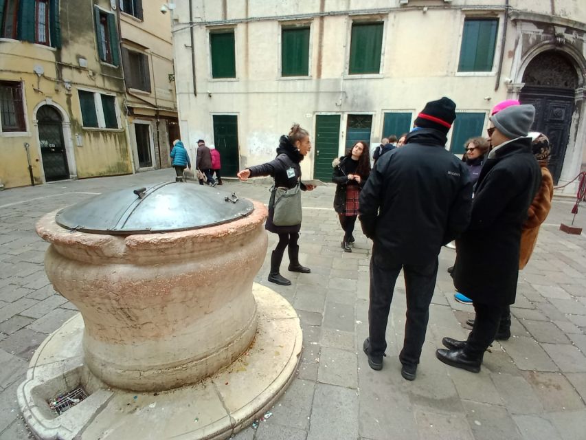 Venice: Jewish Ghetto Walking Tour with Synagogue Visits - How the stories connect the ghetto to Venice as a whole