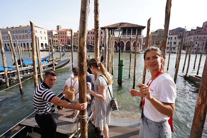 Venice Like a Local: Food, Wine & Spritz Tour with Traghetto Ride - Stop by stop: how the route builds a Venice you can picture