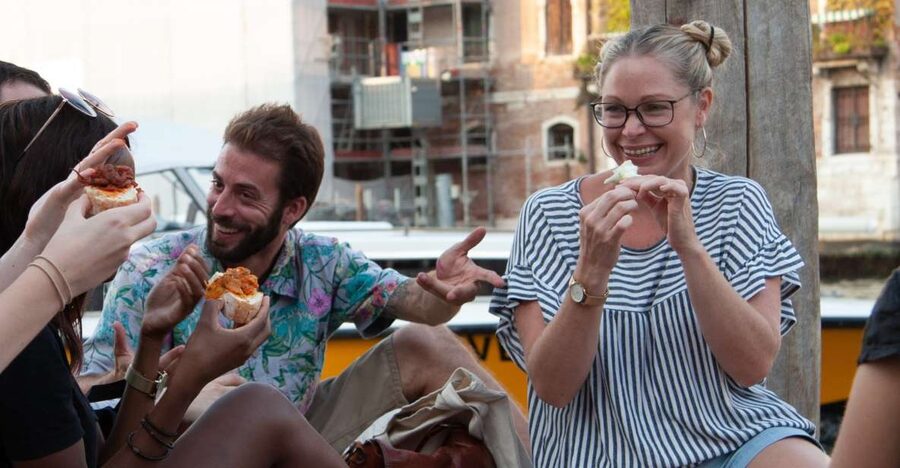 Venice: Local Secrets of Venice Tapas & Wine Walking Tour - Cichetti and bacari: the Venice food ritual you can actually learn
