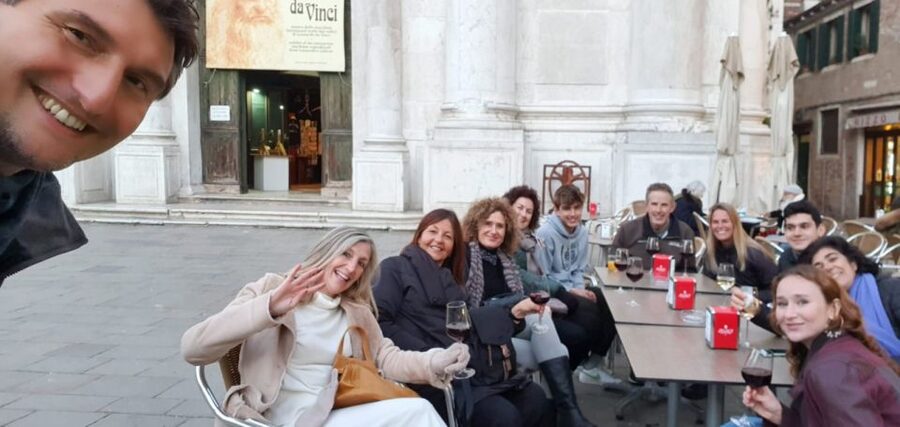 Venice: Local Secrets of Venice Tapas & Wine Walking Tour - Meeting at Enoteca Al Volto, then getting oriented the local way