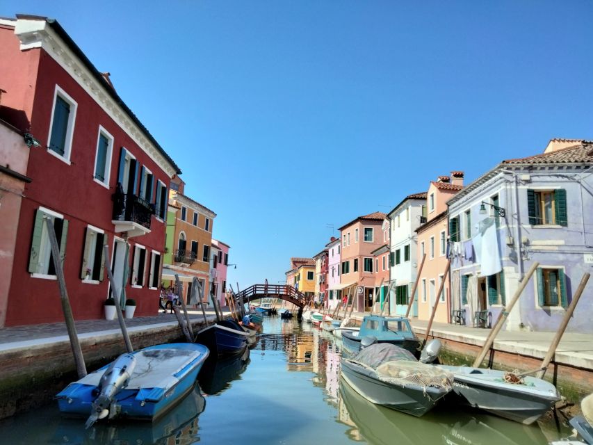 Venice: Murano and Burano Excursion - The boat hop to Burano: seeing the islands from water