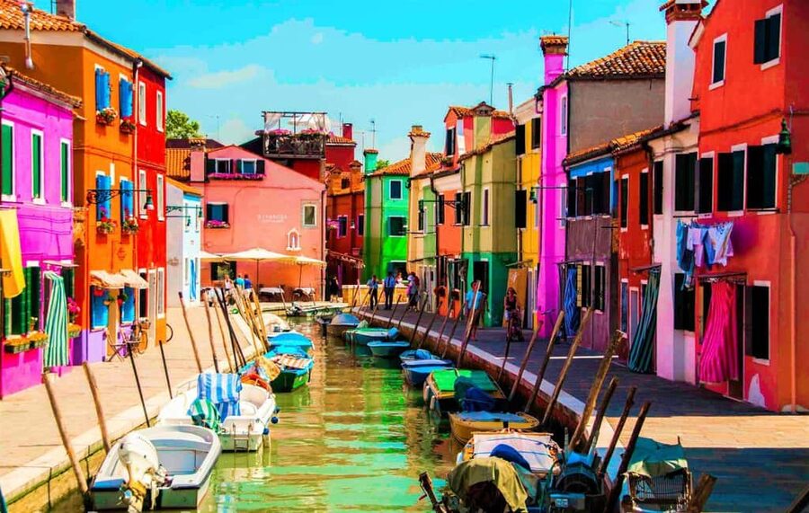 Venice: Murano and Burano Half-Day Lagoon Trip - Burano’s Painted Houses and Lace Shops: What to Do With 75 Minutes