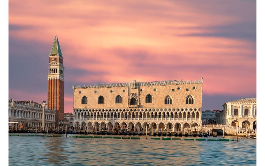 Venice: Mysterious Tales of Ghosts and Murders - What Makes It Feel Authentic: The Local Guide Factor