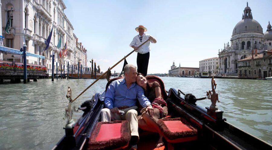 Venice: Off the Beaten Path Private Gondola Ride - San Paolo and the quieter side: Palazzo Briati, Carmelitani Church, and Palazzo Zenobio