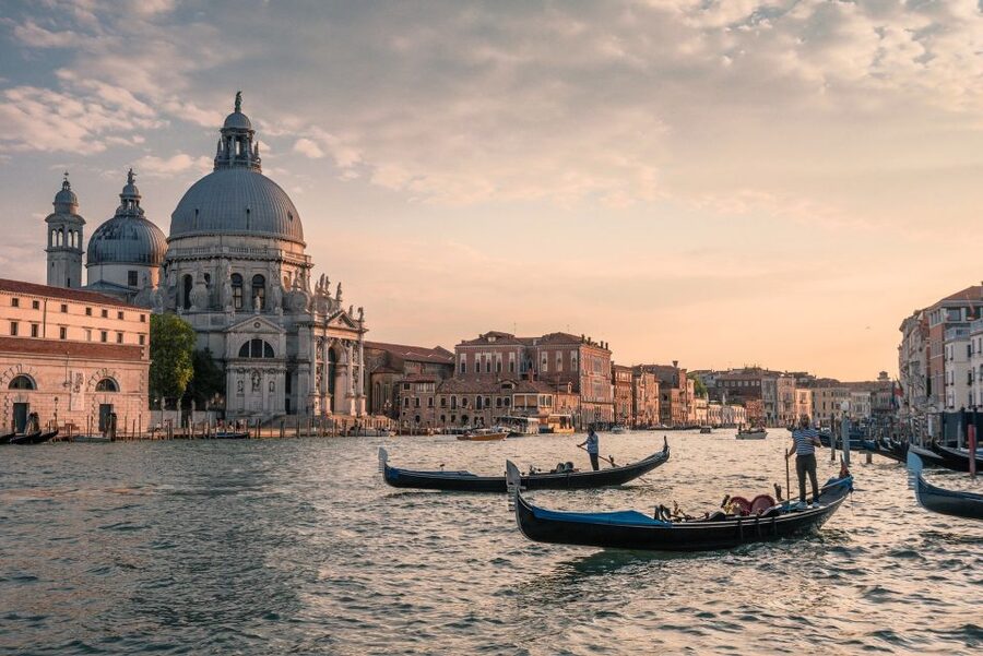 Venice: Off the Beaten Path Private Gondola Ride - Getting on board: timing, comfort, and the small-boat reality