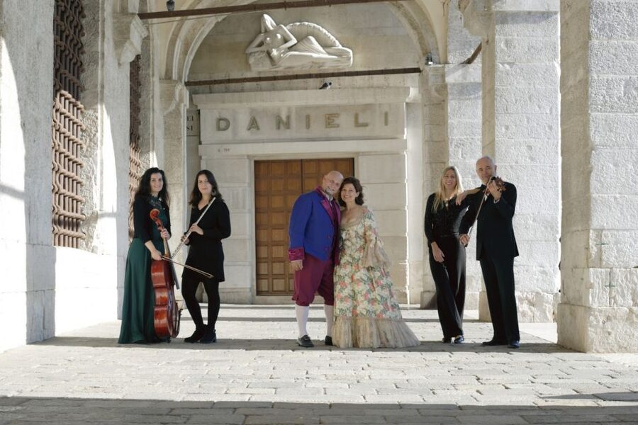 Venice: Opera Concert at Casanova Prisons in St. Mark Square - Comfortable shoes and practical tips for a smoother evening