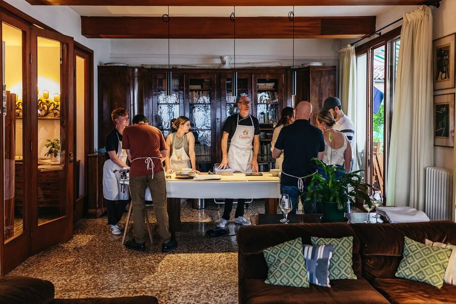 Venice: Pasta and Tiramisu Cooking Class at a Local's Home - Timing, Logistics, and What to Bring to Enjoy It