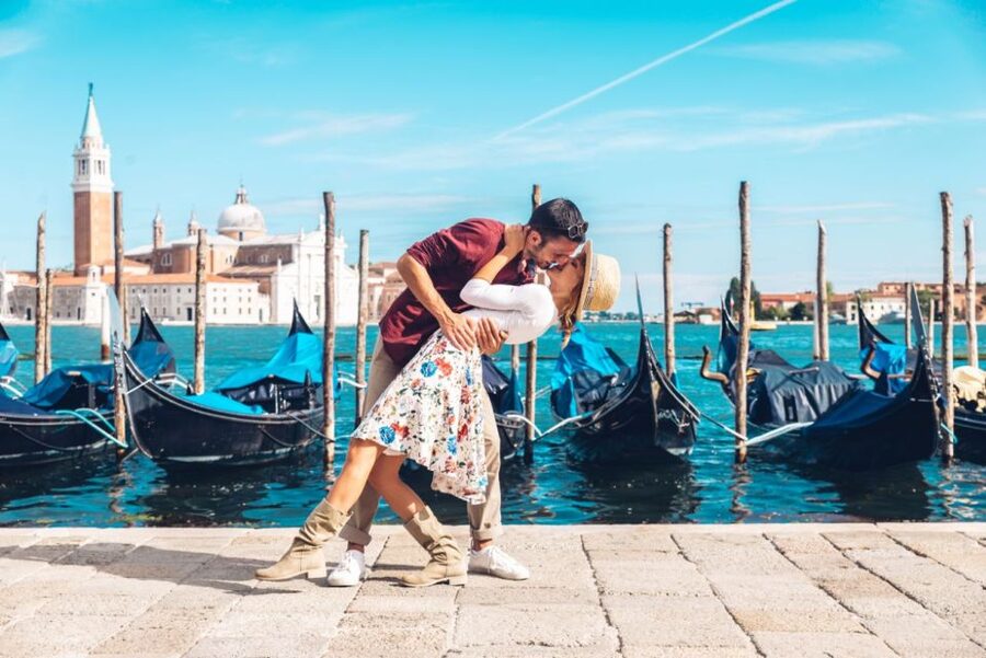 Venice: Photoshoot at Piazza San Marco and the Canals - From Caffè Florian to San Marco: the easiest way to start your shoot