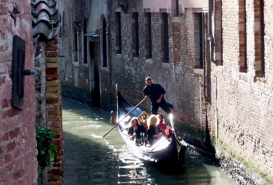 Venice: Private Grand Canal Gondola Ride from Rialto - Key highlights at a glance