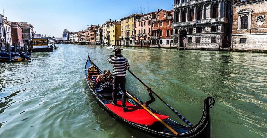 Venice: Private Grand Canal Gondola Ride from Rialto - Starting at Riva del Carbon, minutes from Rialto Bridge