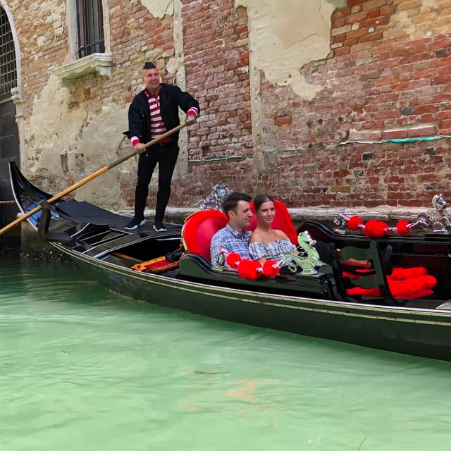 Venice: Private Grand Canal Gondola Ride from Rialto - Who should book this Rialto gondola ride?