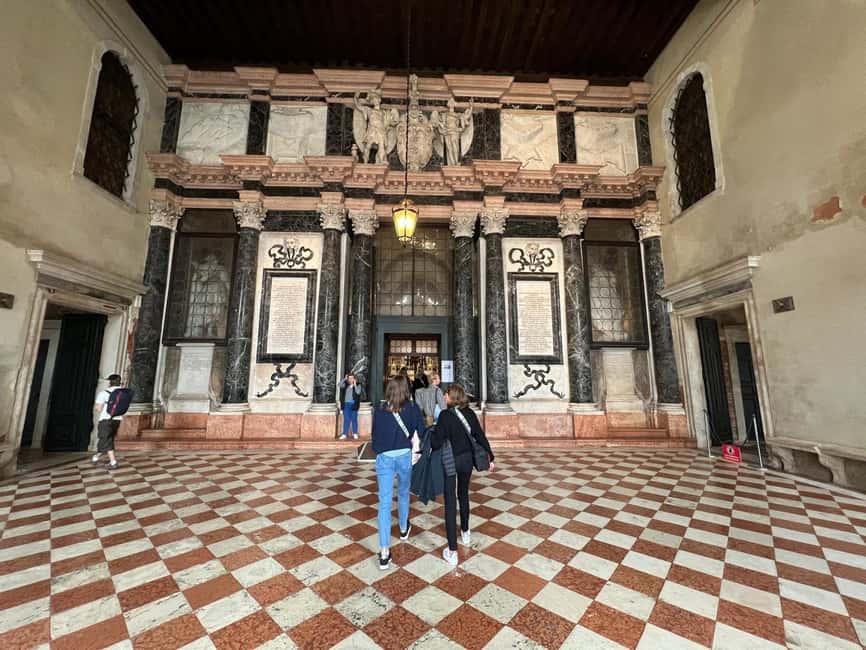 Venice: Private Tour with a Local Guide - Getting Your Bearings in the Right Venice Neighborhood