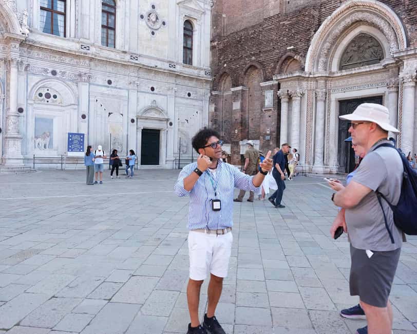 Venice: Rialto Bridge & Offbeat Unusual Venice Walking Tour - Scala Contarini del Bovolo, and Why That Spiral Stair Matters