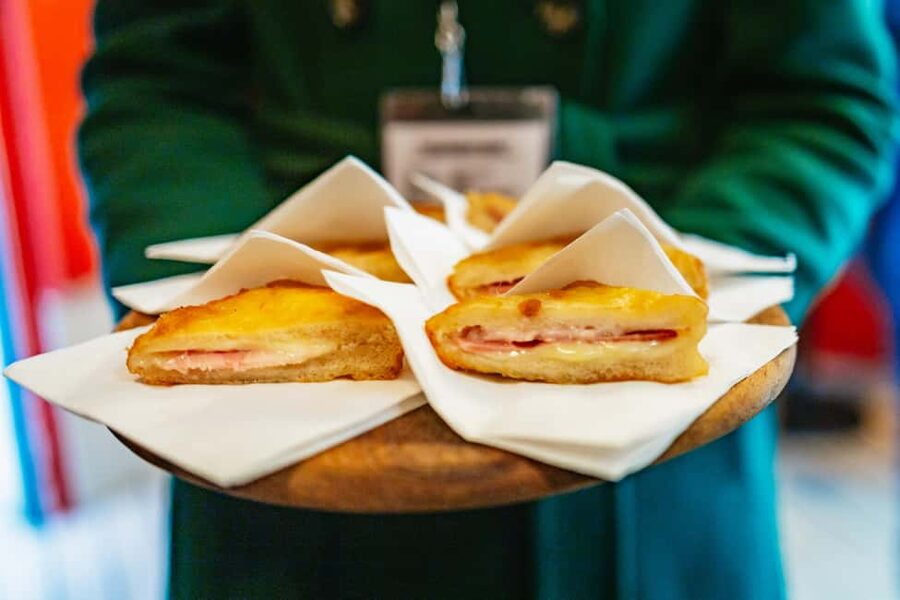 Venice: Rialto Market Food and Wine Lunchtime Tour - Small-Group Guides and What You’ll Learn From Them
