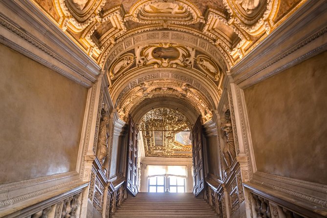Venice's Best: Basilica, Doge's Palace, Gondola & History Gallery - Pacing and small-group size: where it shines and where it can wobble