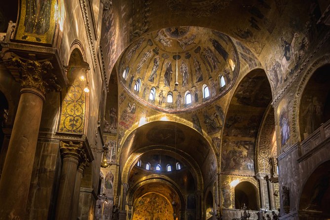 Venice's Best: Basilica, Doge's Palace, Gondola & History Gallery - Who this tour suits best in Venice