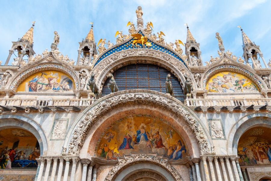 Venice: Saint Mark's Basilica Guided Tour - St. Mark’s Square to the Basilica, built for efficiency