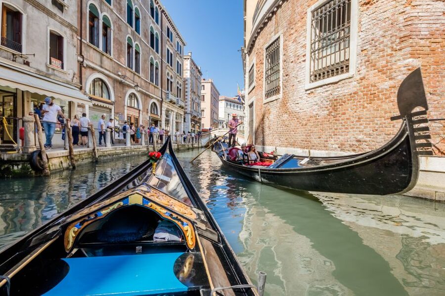 Venice: Shared Gondola Ride Across the Grand Canal - Price and value: what $46 buys you in Venice time
