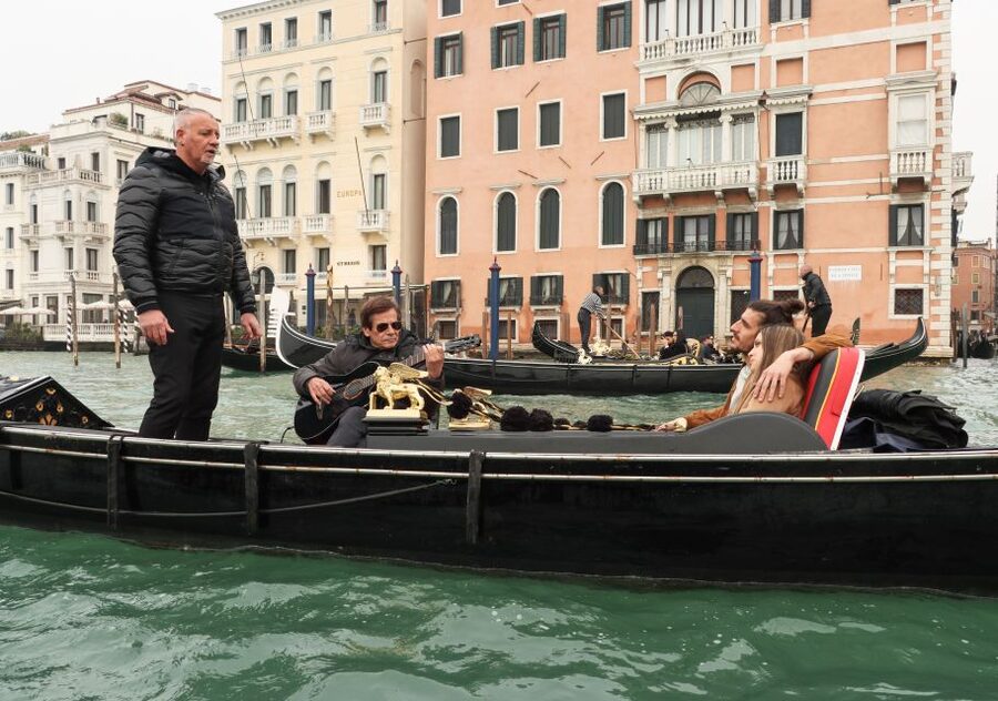 Venice: Shared Gondola Ride and Serenade - The 30-Minute Canal Glide Through San Marco